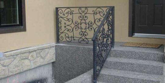 R16 ornate metal railing