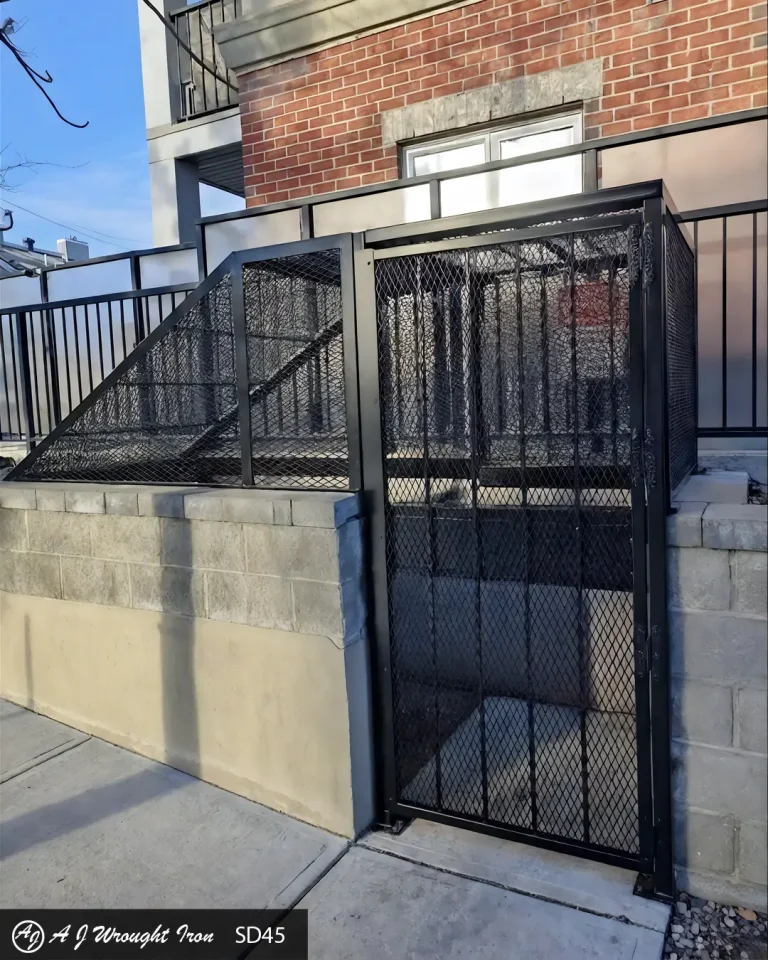 Security stairwell cage with locking door